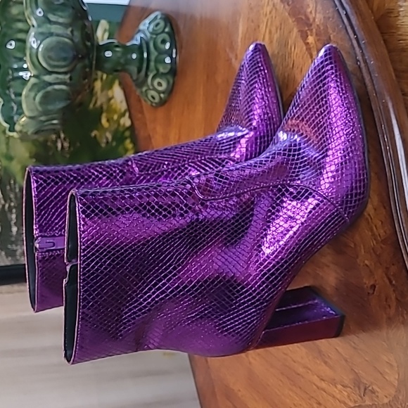 INC Anilaf Womens 7 shiny purple faux snake skin block high heel ankle boots - Picture 1 of 9